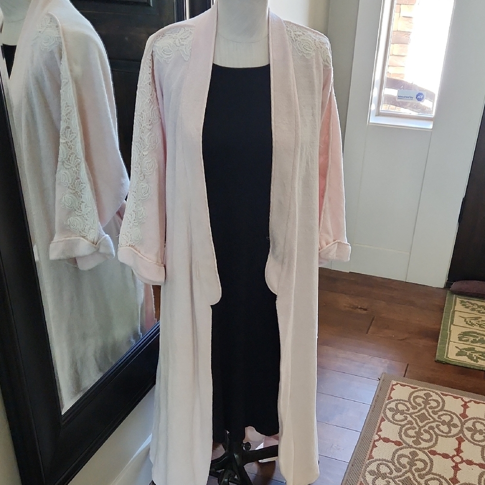 Christian Dior Soft Pink Embroidered Pre-Owned Belted Vintage Robe